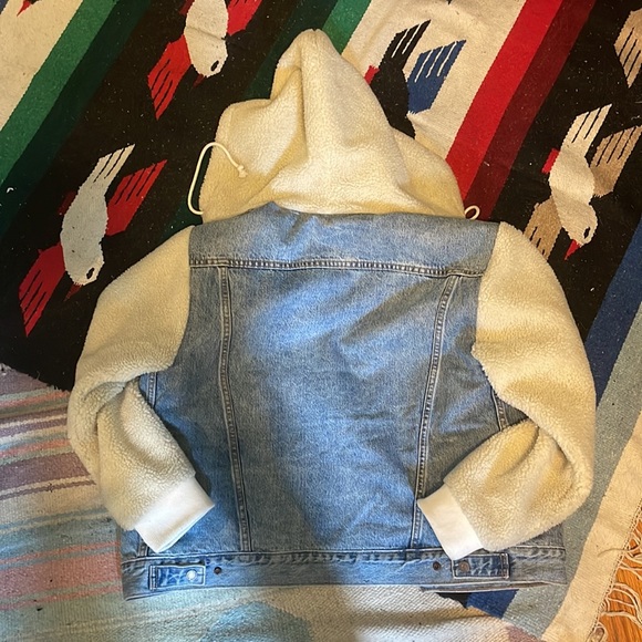 Ex-Boyfriend Hooded Sherpa Trucker Jacket - Picture 5 of 6